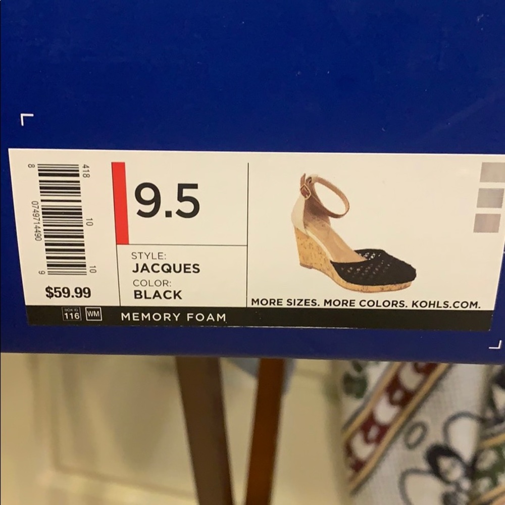 Shoes - Picture 4 of 4